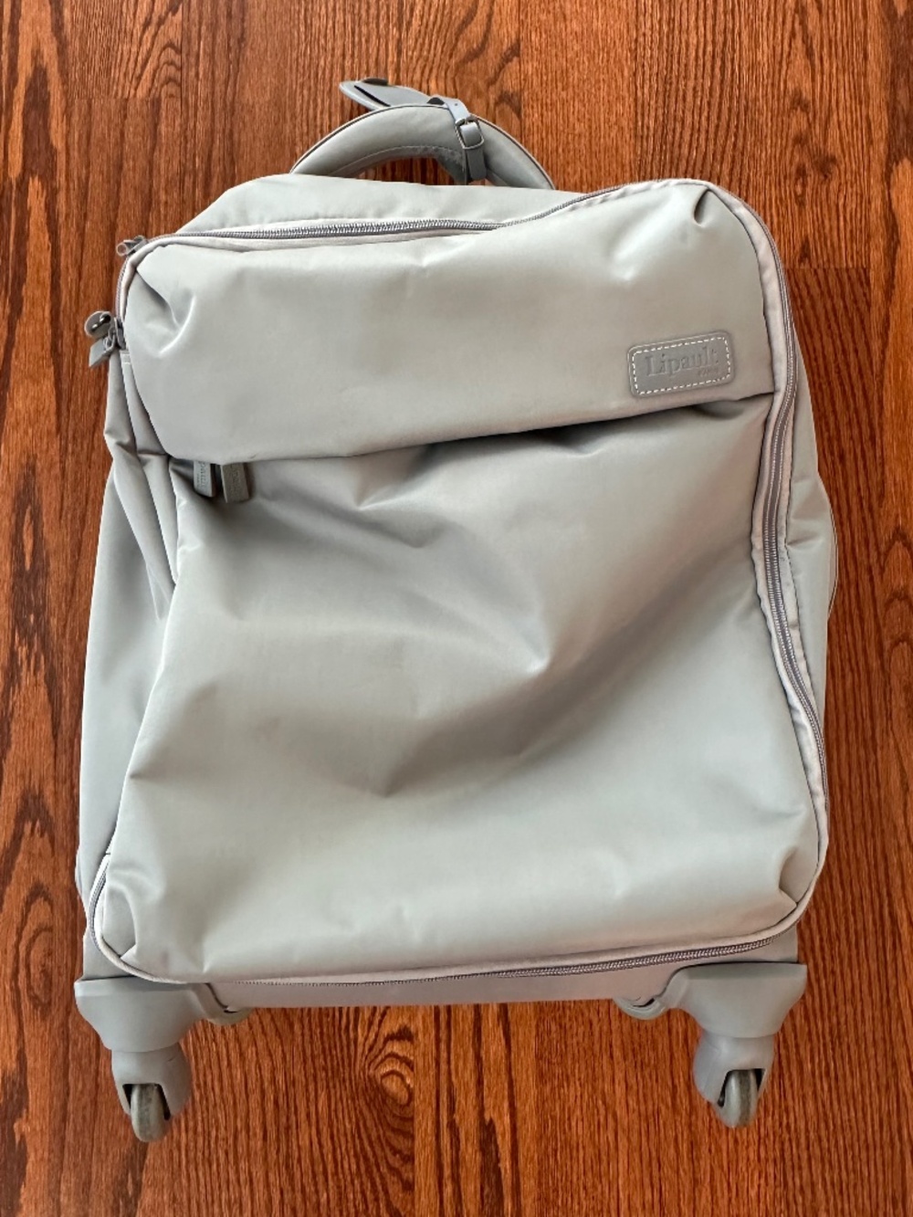 Lipault Plume original carry-on spinner suitcase, color: grey - Picture 2 of 3